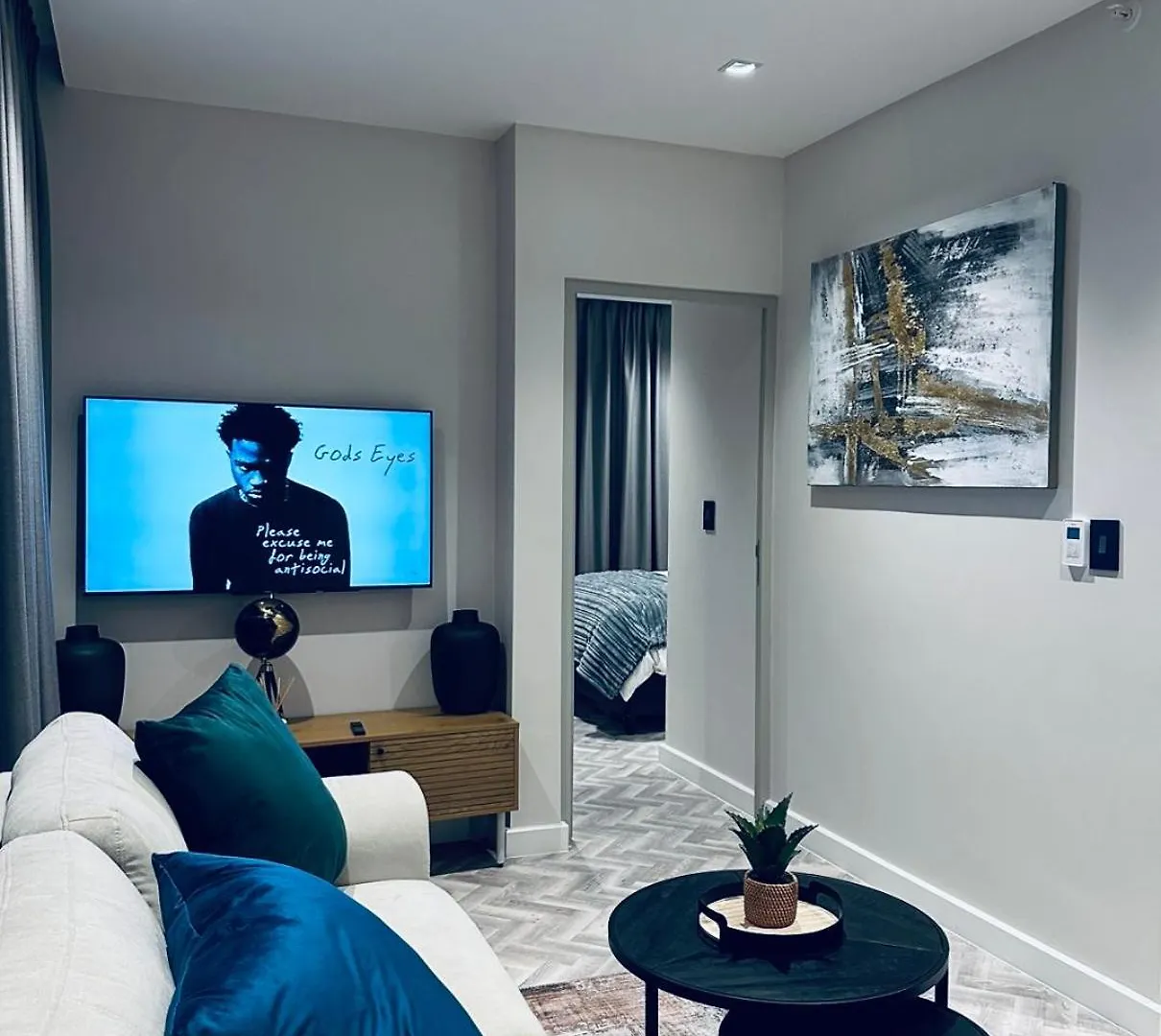 1 Bedroom Modern Apartment Foreshore Place Cbd Cape Town