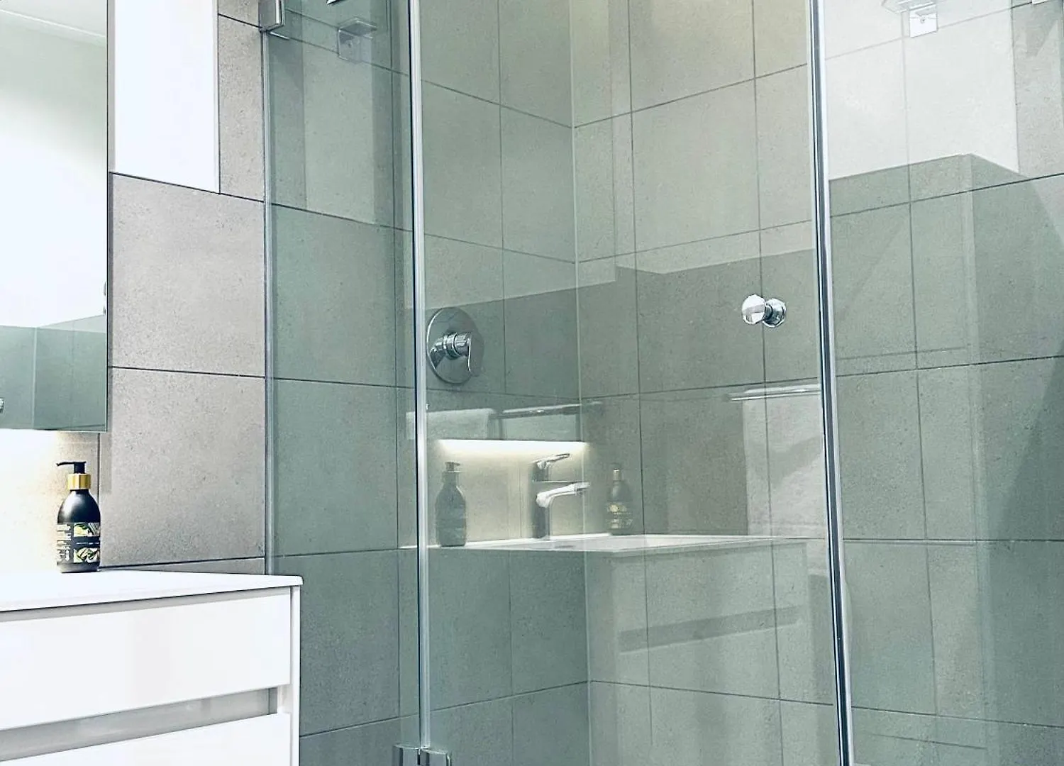 1 Bedroom Modern Apartment Foreshore Place Cbd Cape Town South Africa